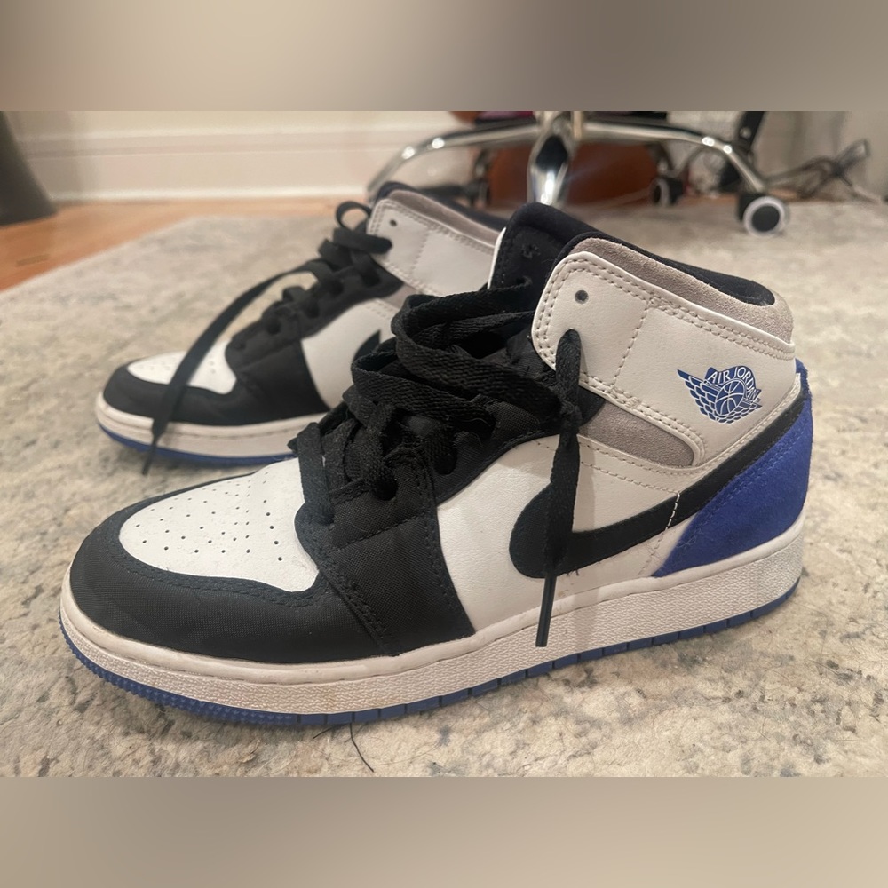 Women’s Jordan 1 Mid 7 1/5